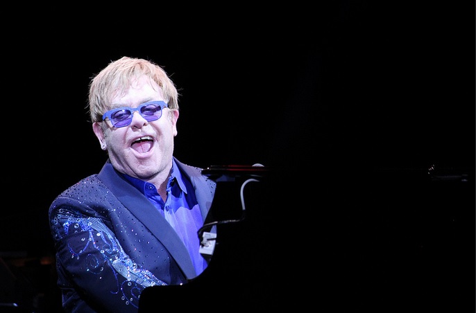 Elton John - Celebrity Hair Transplant